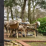펜션 Strandhaus, Bis Zu 8 Personen, Mit Garten, 250 Meter Fusslaeufig Zum *