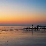 Strandhaus, Bis Zu 8 Personen, Mit Garten, 250 Meter Fusslaeufig Zum 펜션 *