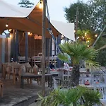Strandhaus, Bis Zu 8 Personen, Mit Garten, 250 Meter Fusslaeufig Zum *