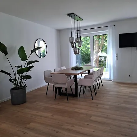 Strandhaus, Bis Zu 8 Personen, Mit Garten, 250 Meter Fusslaeufig Zum * 伦布鲁