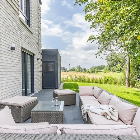 Strandhaus, Bis Zu 8 Personen, Mit Garten, 250 Meter Fusslaeufig Zum 度假居