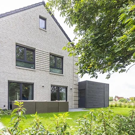 Strandhaus, Bis Zu 8 Personen, Mit Garten, 250 Meter Fusslaeufig Zum * Lembruch
