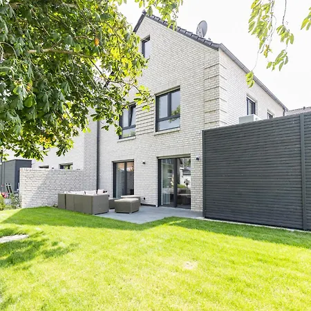 Strandhaus, Bis Zu 8 Personen, Mit Garten, 250 Meter Fussläufig Zum Ferienhaus Lembruch