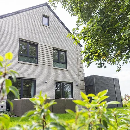 Strandhaus, Bis Zu 8 Personen, Mit Garten, 250 Meter Fussläufig Zum * Lembruch