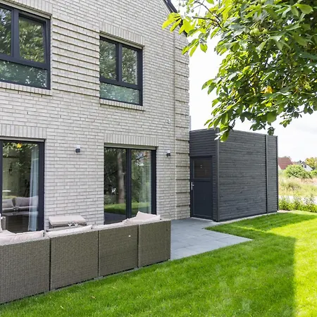 Strandhaus, Bis Zu 8 Personen, Mit Garten, 250 Meter Fusslaeufig Zum Vakantiehuis *
