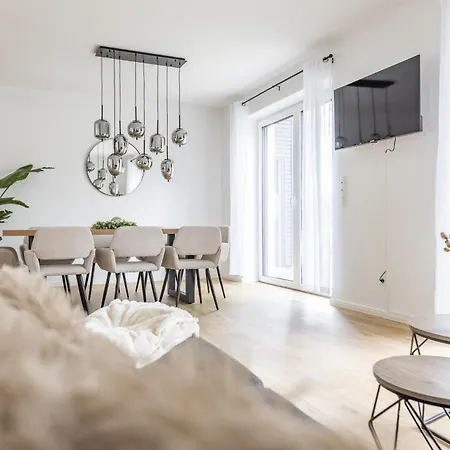 Vakantiehuis Strandhaus, Bis Zu 8 Personen, Mit Garten, 250 Meter Fusslaeufig Zum Lembruch