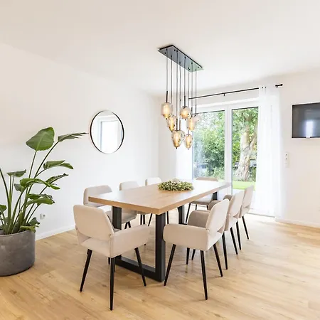 Ferienhaus Strandhaus, Bis Zu 8 Personen, Mit Garten, 250 Meter Fussläufig Zum
