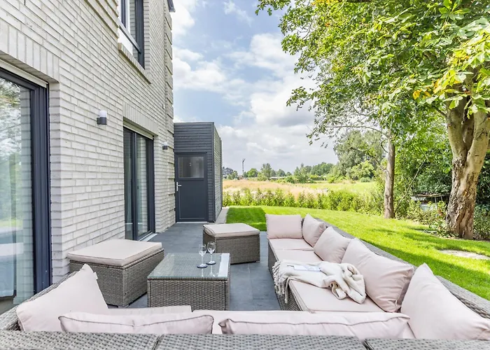 Strandhaus, Bis Zu 8 Personen, Mit Garten, 250 Meter Fusslaeufig Zum 펜션
