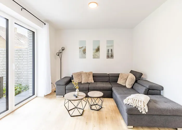 Strandhaus, Bis Zu 8 Personen, Mit Garten, 250 Meter Fusslaeufig Zum בית נופש למברוך