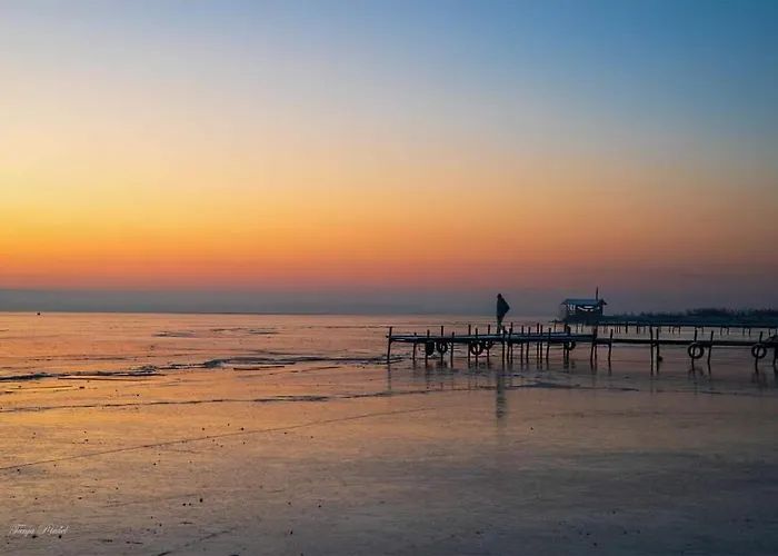 Strandhaus, Bis Zu 8 Personen, Mit Garten, 250 Meter Fusslaeufig Zum בית נופש *